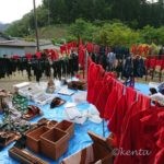 鮮やかなる花祭り衣装の虫干し